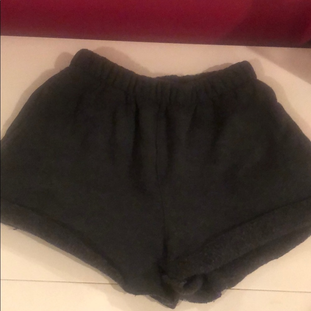 Brandy Melville Rosa Sweatshorts Gem